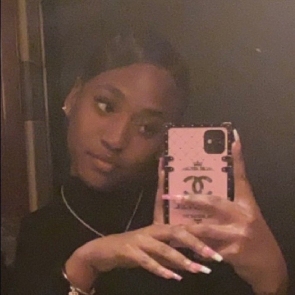 Meet your Posher, Leilani